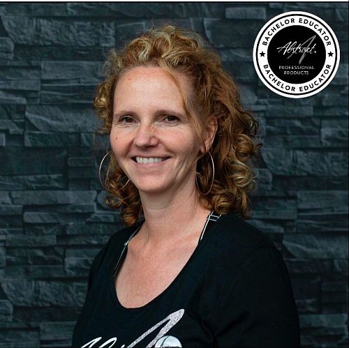 Nagelstudio Karo, Groothandel & Opleidingen BV